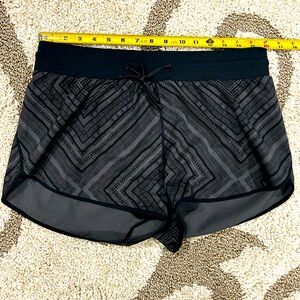 Fabletics black and grey patterned shorts - small or medium